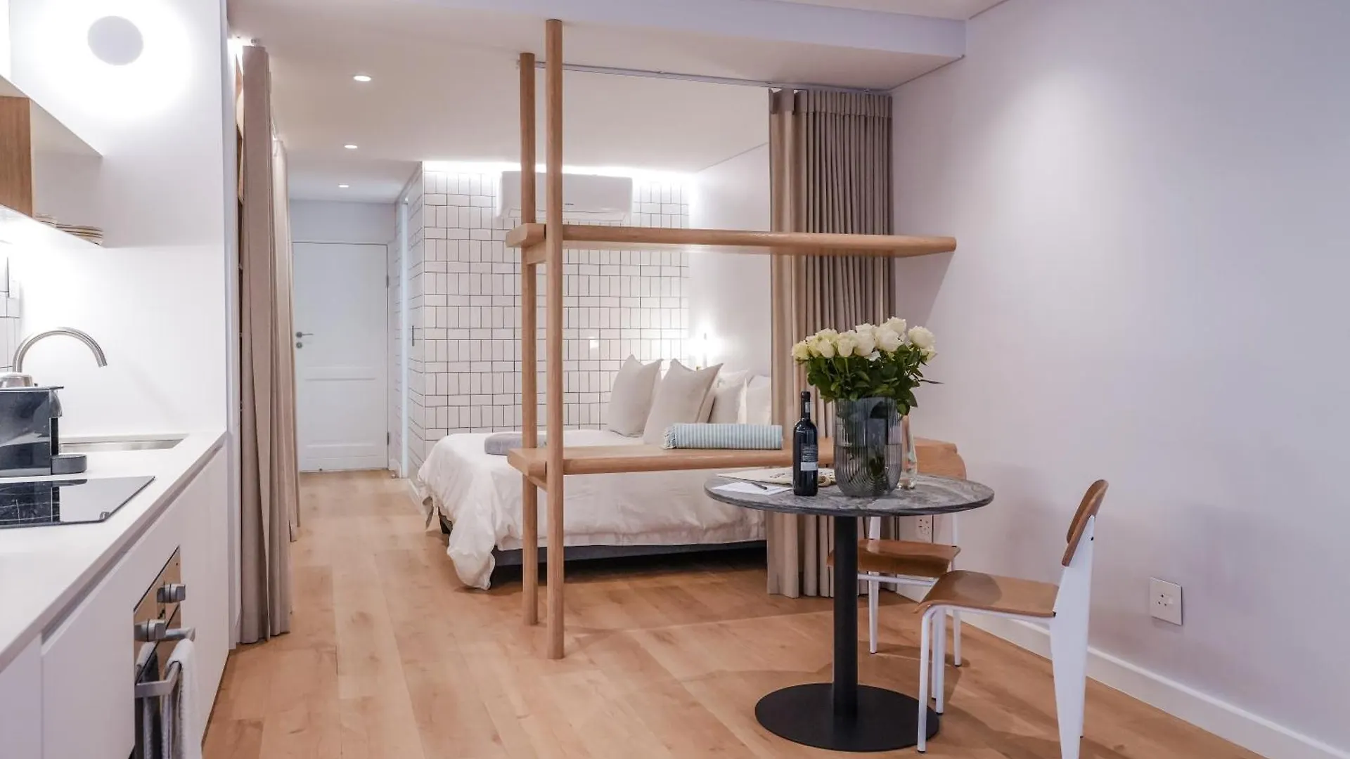 Seaside 9 L Stylish Aparthotel In Three Anchor Bay Cape Town